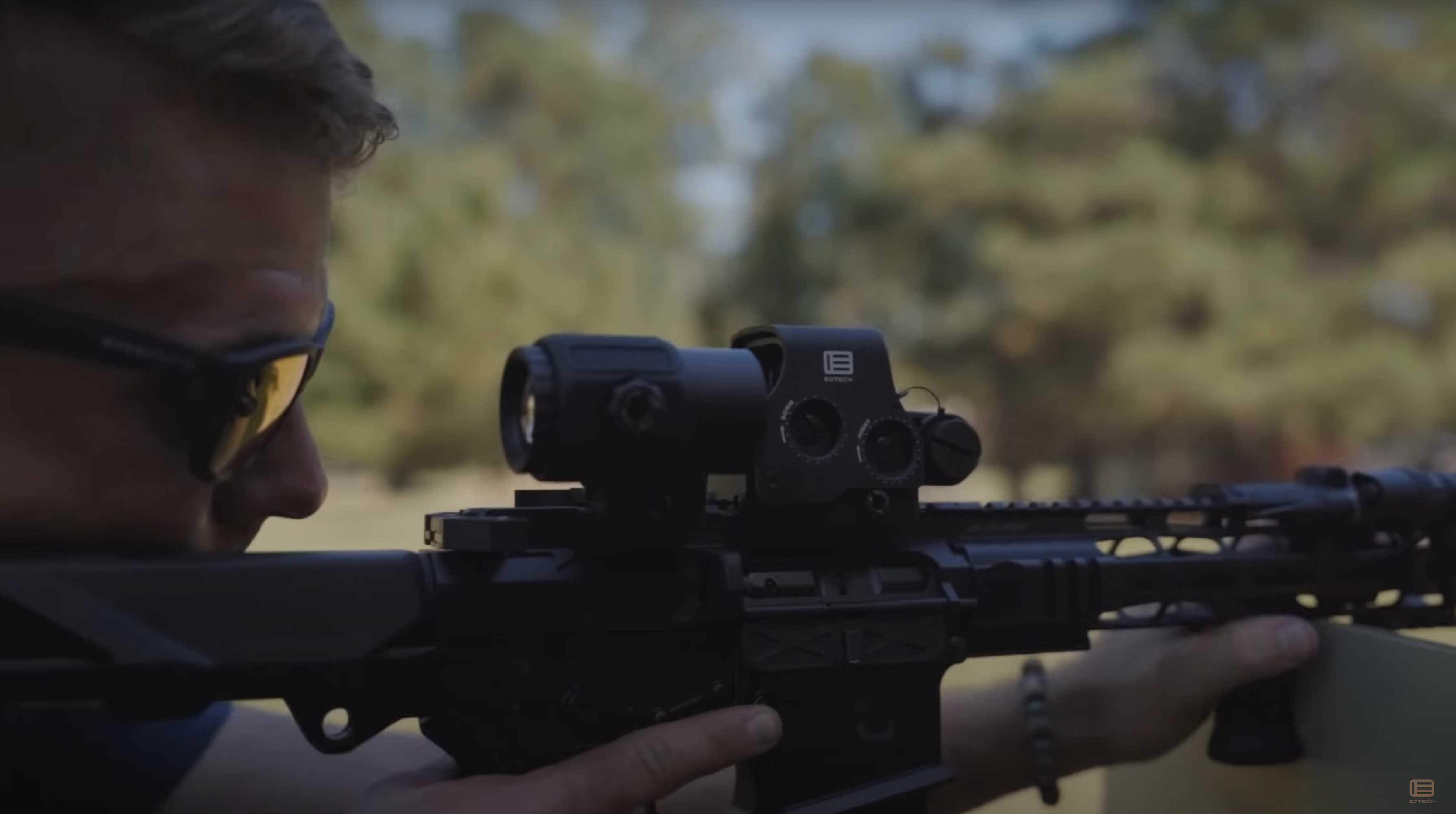 Holographic + Magnifier (Hybrid) vs. Vudu 1-6x: Which Setup Is Right for You?