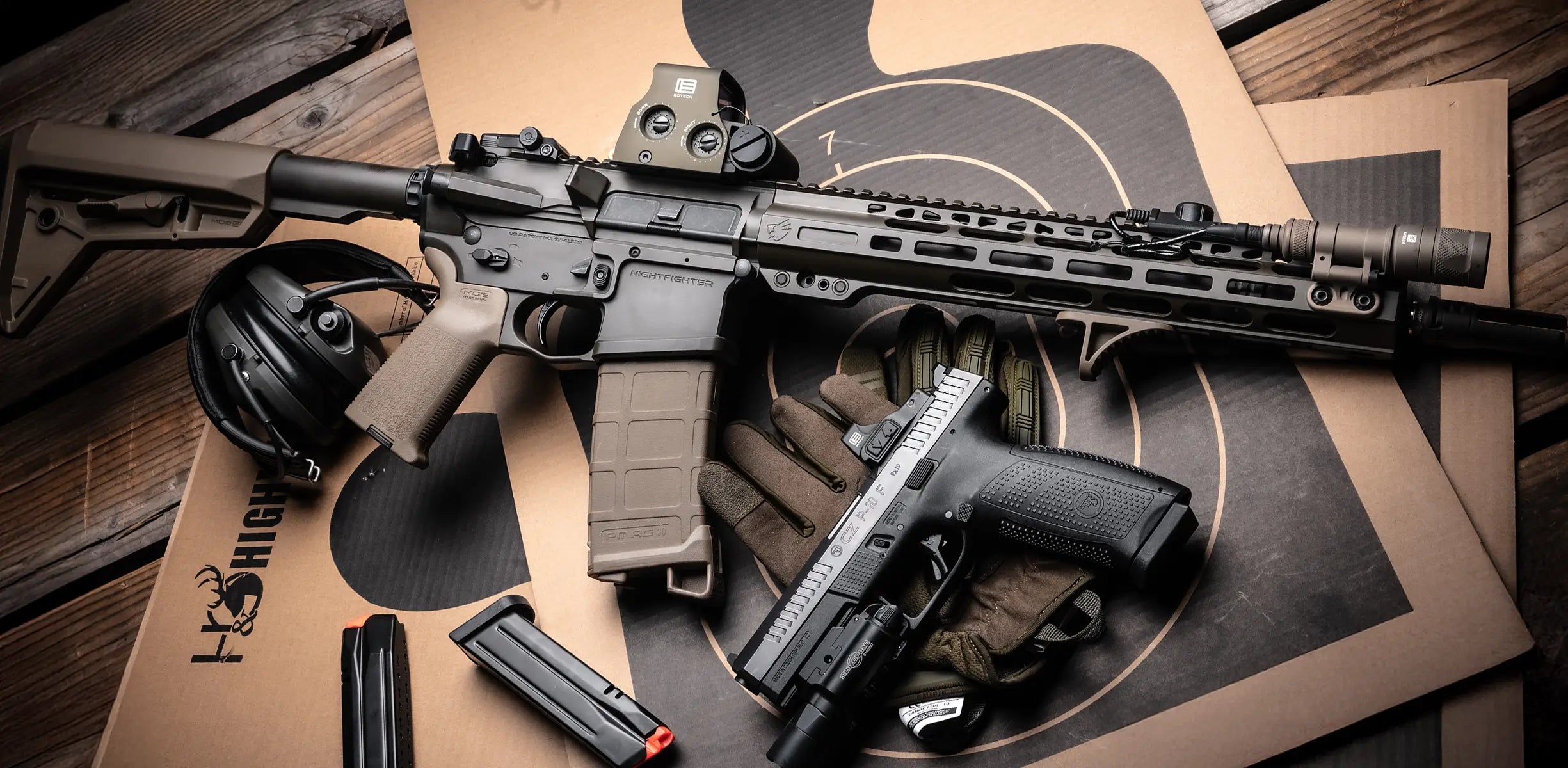 EOTECH HWS laying on wood table